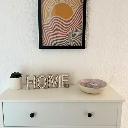 Cozy & Sunny 2-bedroom In Location In The Apartment *