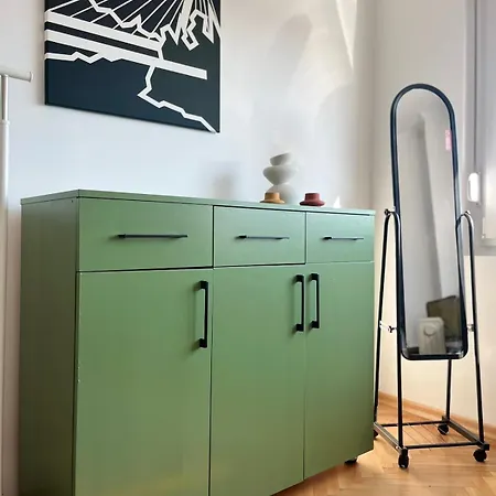 Apartamento Cozy & Sunny 2-bedroom In Location In The