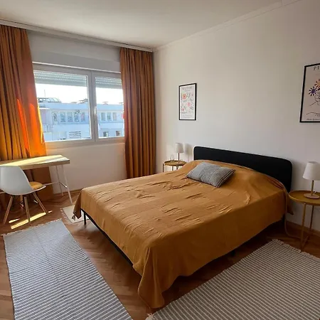 Apartment Cozy & Sunny 2-bedroom In Location In The Podgorica