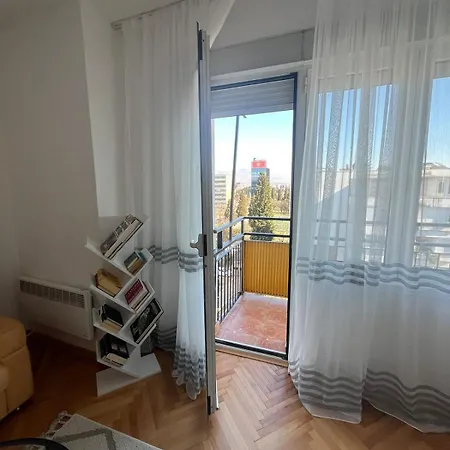 Cozy & Sunny 2-bedroom In Location In The