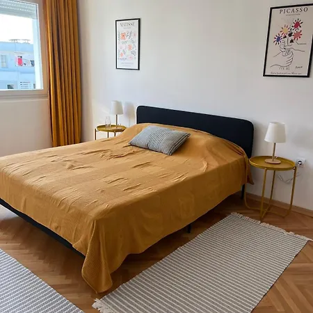 Cozy & Sunny 2-bedroom In Location In The