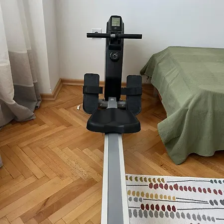 Cozy & Sunny 2-bedroom In Location In The Ποντγορίτσα