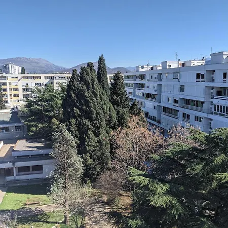 Cozy & Sunny 2-bedroom In Location In The