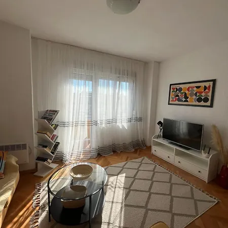 Апартаменты Cozy & Sunny 2-bedroom In Location In The *