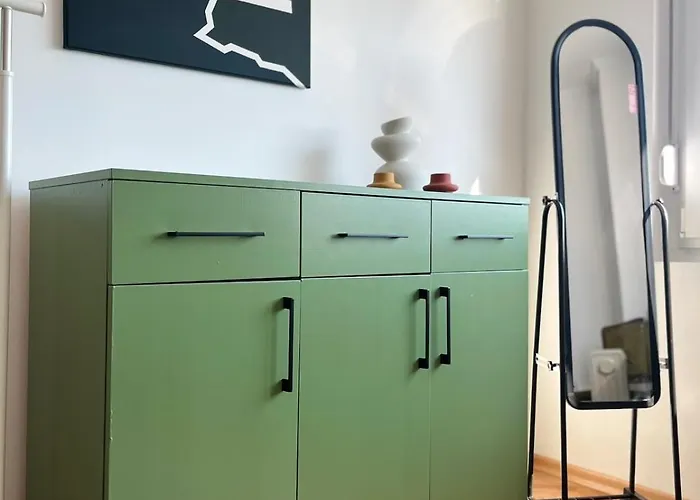 Daire Cozy & Sunny 2-bedroom In Location In The